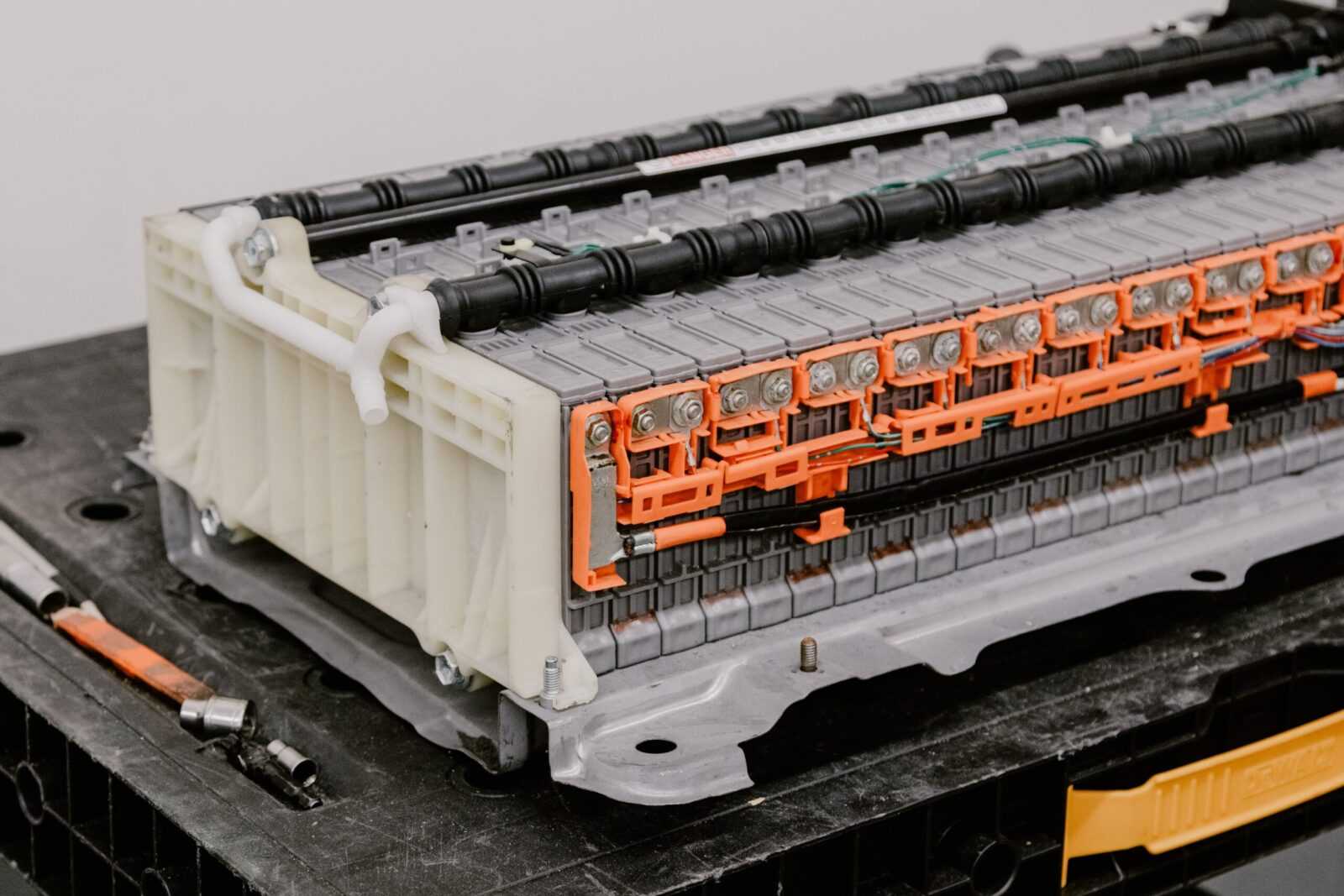 Battery has 6500 mA/h