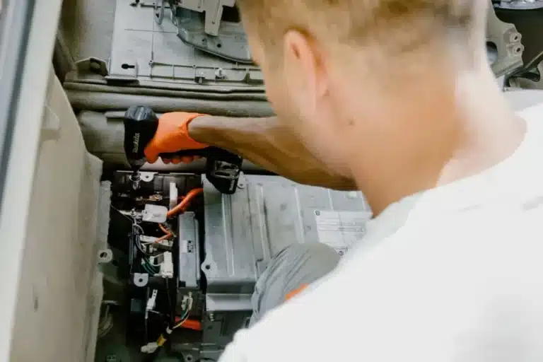 Read more about the article How Are Hybrid Batteries Reconditioned?